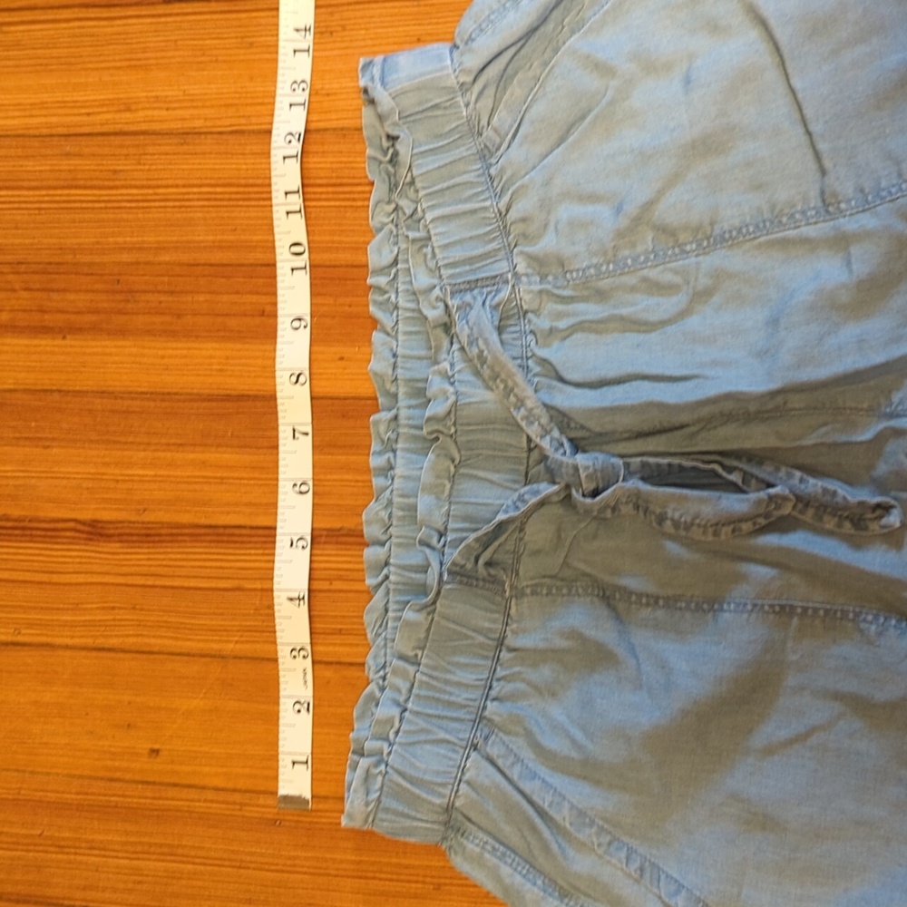 Aerie flowy chambray like shorts size medium - Picture 2 of 7